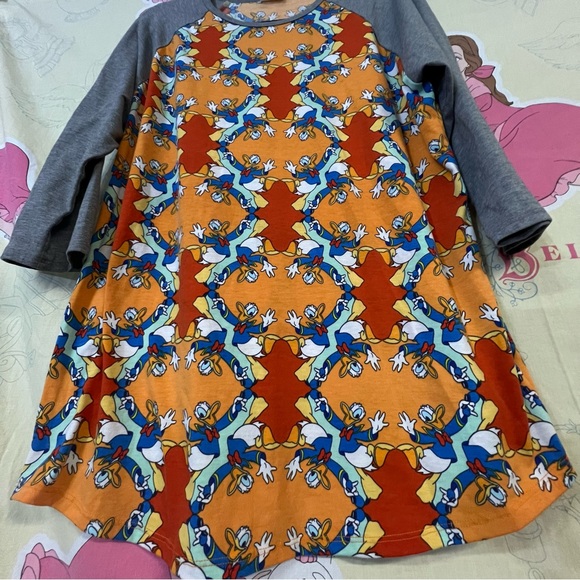 LuLaRoe Disney Donald Duck Print Raglan Top Tee - Picture 5 of 8